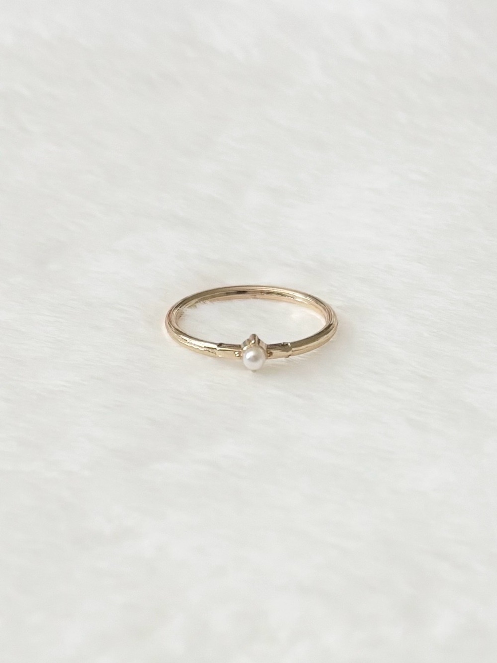 5/$15 🩷 MUST BUNDLE Delicate Gold Pearl Accent Ring - Picture 2 of 4